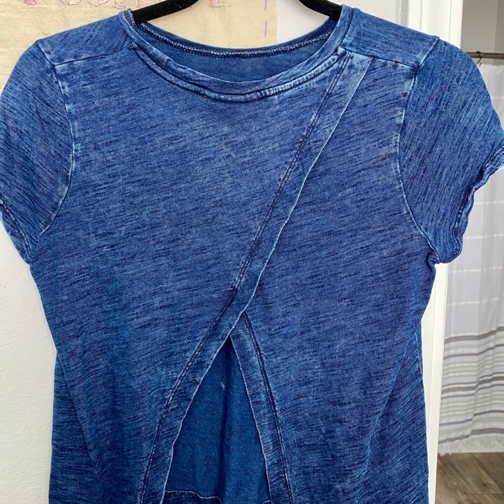 universal thread tee - Picture 2 of 2